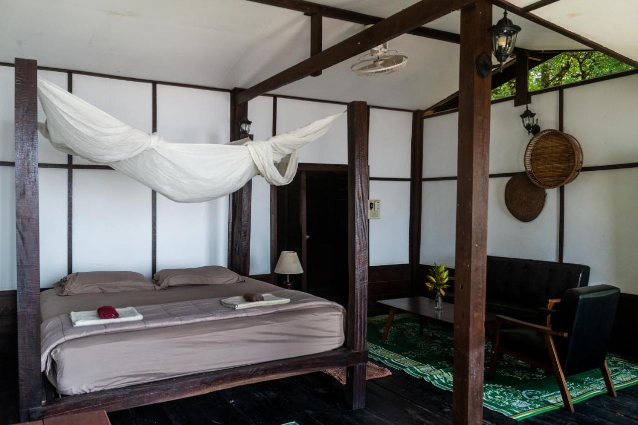 Pomelo Restaurant And Guesthouse - Fishermen & Tammarine Cottages Riverfront - Experience Nature, Culture And Adventure & Tailor-Made Tour Ban Khon Dış mekan fotoğraf