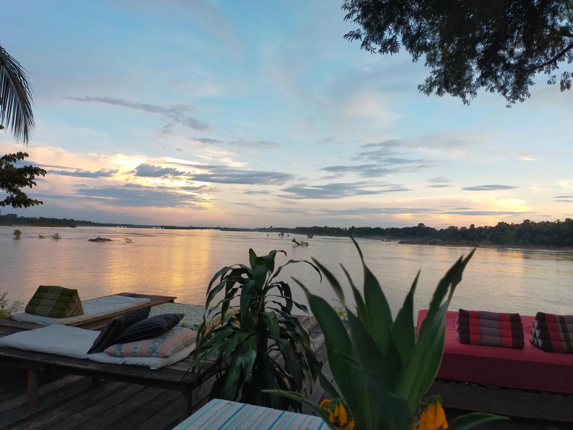 Pomelo Restaurant And Guesthouse - Fishermen & Tammarine Cottages Riverfront - Experience Nature, Culture And Adventure & Tailor-Made Tour Ban Khon Dış mekan fotoğraf