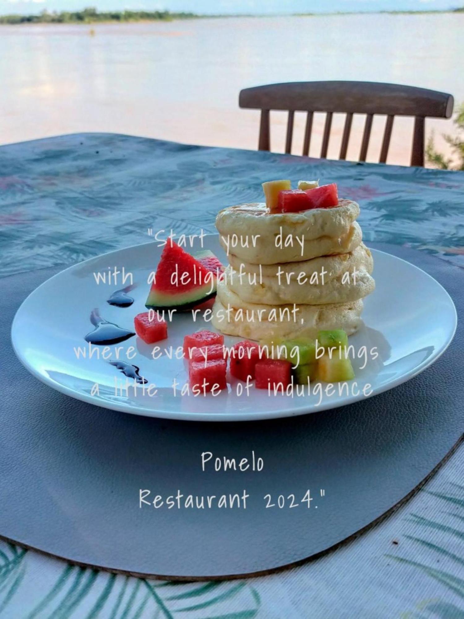 Pomelo Restaurant And Guesthouse - Fishermen & Tammarine Cottages Riverfront - Experience Nature, Culture And Adventure & Tailor-Made Tour Ban Khon Dış mekan fotoğraf